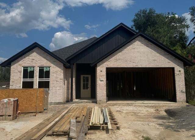 Property at 195 Teal Dr, Vidor, TX 77662, 3 beds, 2 baths