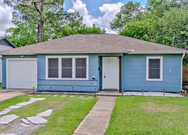 Property at 2125 10th St, Port Neches, TX 77651, 2 beds, 1 bath