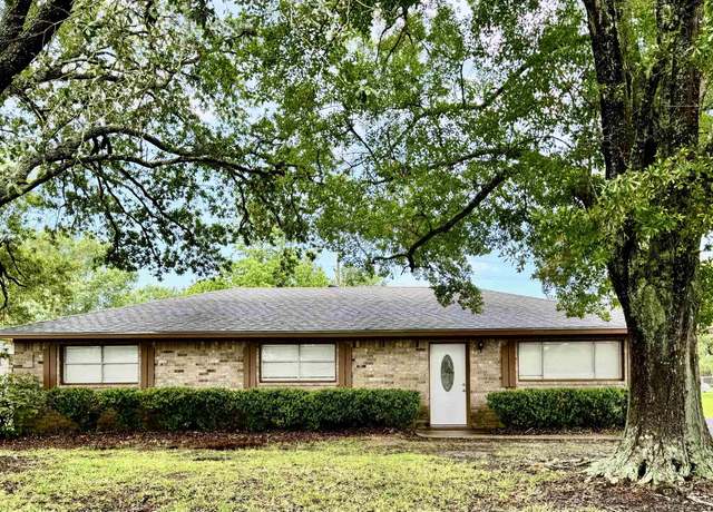 Property at 414 David St, Bridge City, TX 77611, 3 beds, 2 baths