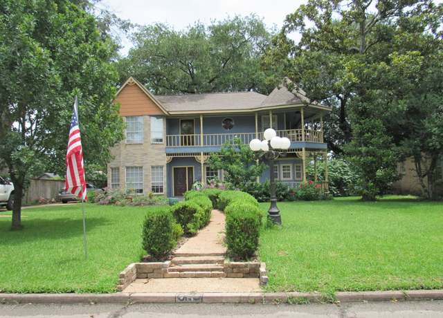 Property at 620 20th St, Beaumont, TX 77706, 3 beds, 2.5 baths