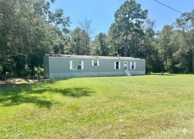 Property at 305 W Pine St, Kountze, TX 77625, 3 beds, 2 baths