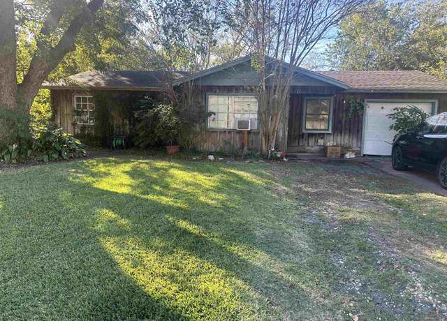 Property at 3875 Bellgreen Pl, Beaumont, TX 77707, 3 beds, 1 bath