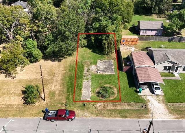 Property at 1404 9th St, Orange, TX 77630