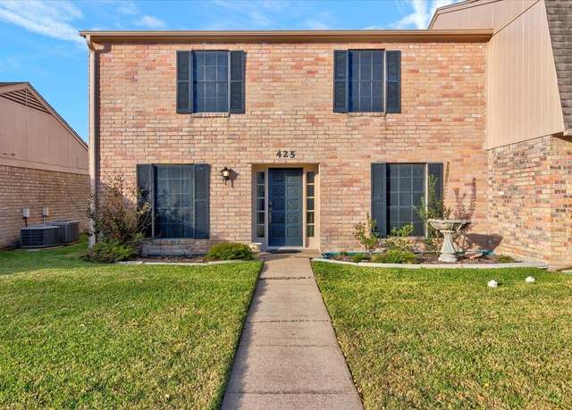 Property at 425 Yorktown, Beaumont, TX 77707, 3 beds, 2 baths