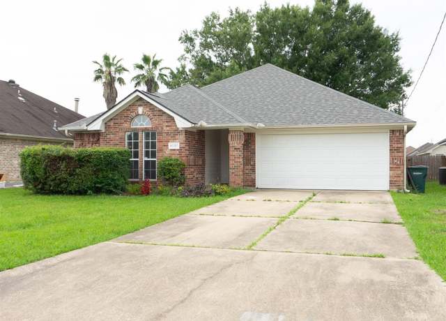 Property at 5655 Emily Ln, Beaumont, TX 77713, 4 beds, 2 baths