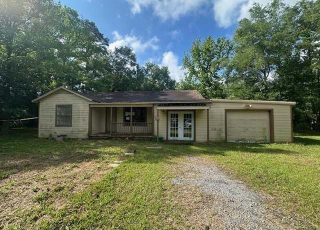 Property at 1210 James St, Vidor, TX 77662, 3 beds, 1 bath