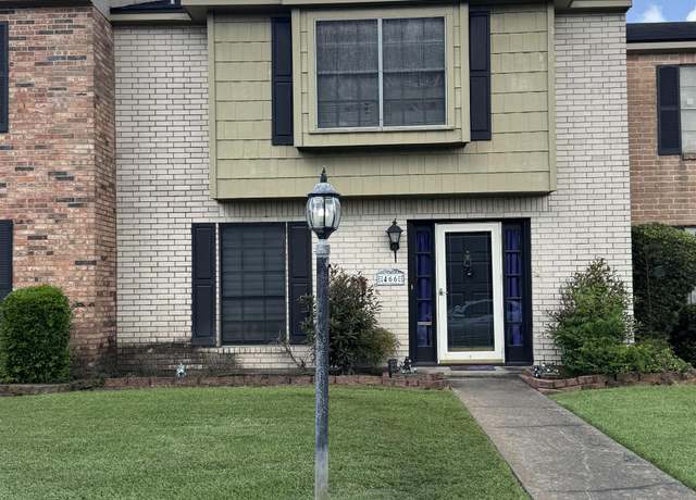 Property at 466 Yorktown Ln, Beaumont, TX 77707, 3 beds, 2.5 baths