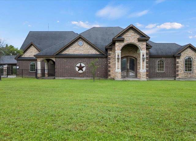 Property at 605 N Lakeside St, Vidor, TX 77662, 3 beds, 3 baths