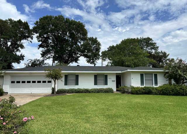 Property at 5130 Foster Ave, Groves, TX 77619, 3 beds, 2 baths