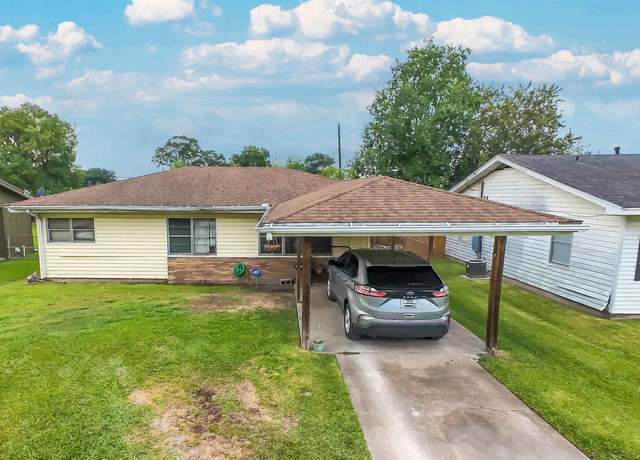 Property at 2218 14th St, Port Neches, TX 77651, 3 beds, 1 bath