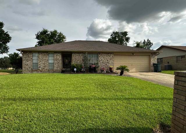 Property at 5835 Meadowview Rd, Beaumont, TX 77708, 3 beds, 3 baths