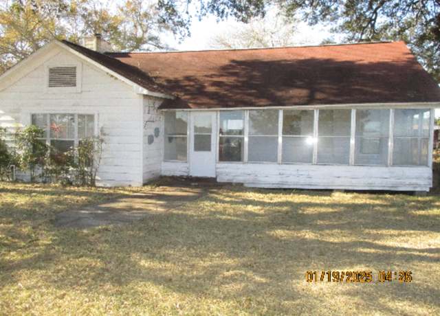 Property at 7670 Brewer Rd, Orange, TX 77632, 3 beds, 2 baths