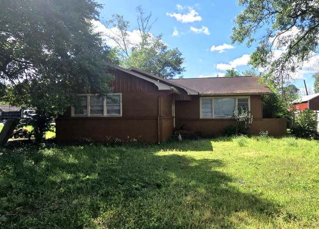 Property at 1027 Campus St, Beaumont, TX 77705, 3 beds, 1.5 baths