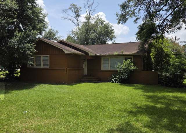 Property at 1027 Campus St, Beaumont, TX 77705, 3 beds, 1.5 baths