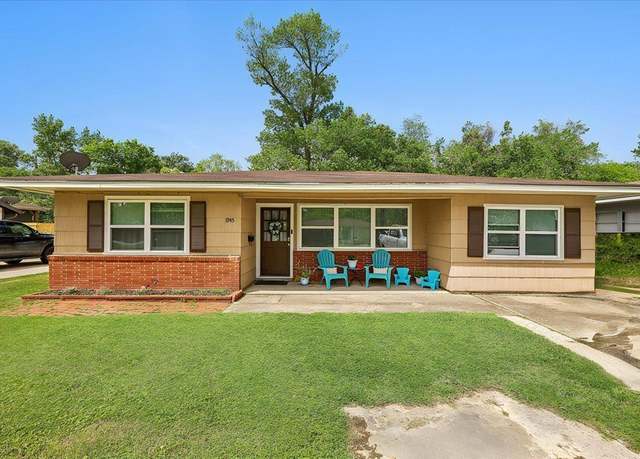 Property at 1945 N 23rd St, Beaumont, TX 77706, 3 beds, 2 baths