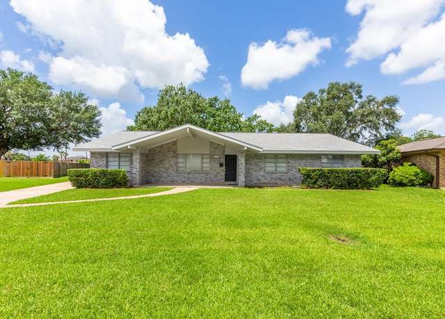 Property at 685 Birchwood Dr, Port Neches, TX 77651, 4 beds, 2 baths