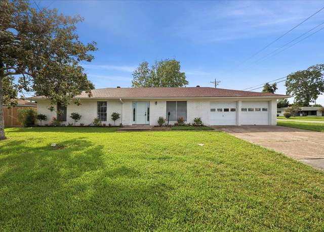Property at 2904 Avenue O, Nederland, TX 77627, 3 beds, 2 baths