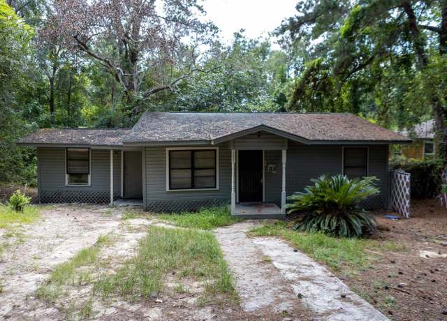 Property at 805 Scott St, Woodville, TX 75979, 2 beds, 1.5 baths