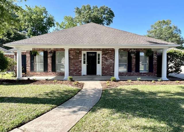 Property at 12710 Koawood Ln, Beaumont, TX 77713, 3 beds, 3 baths