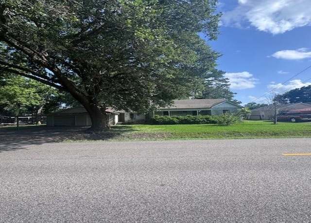Property at 10265 Phelan Blvd, Beaumont, TX 77713, 2 beds, 2 baths
