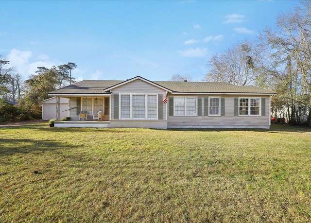 Property at 5770 Hooks Ave, Beaumont, TX 77706, 3 beds, 2 baths