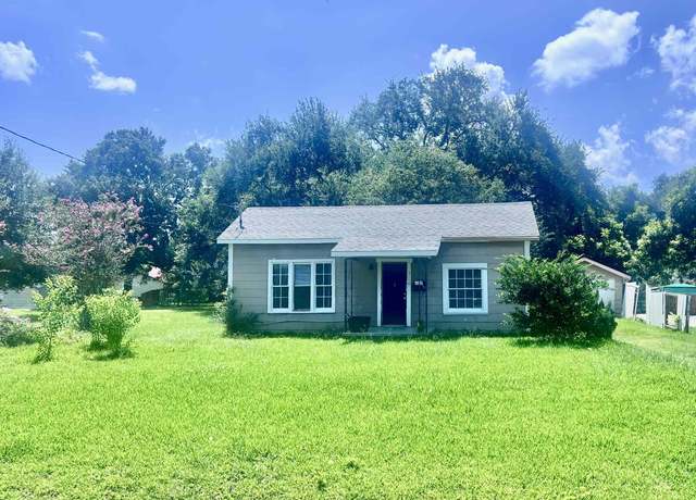 Property at 5110 34th St, Groves, TX 77619, 2 beds, 1 bath