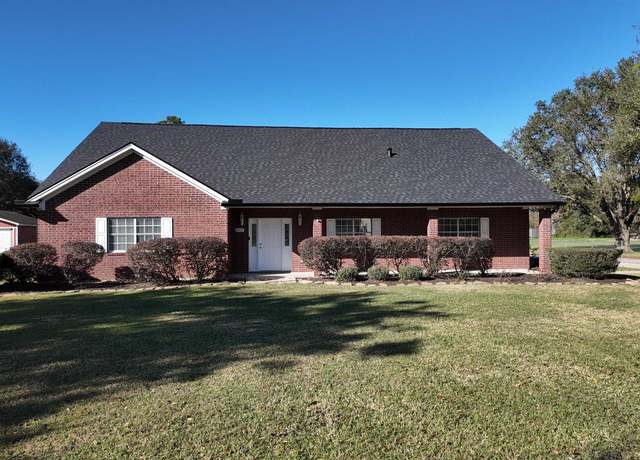 Property at 8817 N Garden Dr, Beaumont, TX 77705, 5 beds, 3 baths