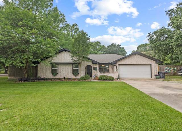 Property at 380 Lake St, Bridge City, TX 77611, 4 beds, 2.5 baths