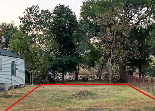 Property at 1124 W 5th St, Port Arthur, TX 77640