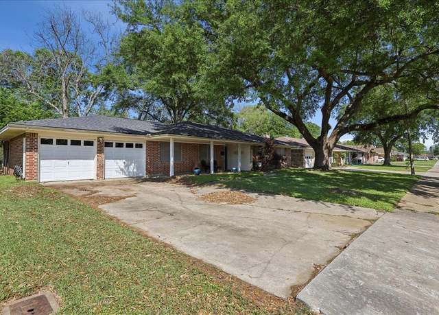 Property at 684 E Kitchen Dr, Port Neches, TX 77651, 3 beds, 2 baths