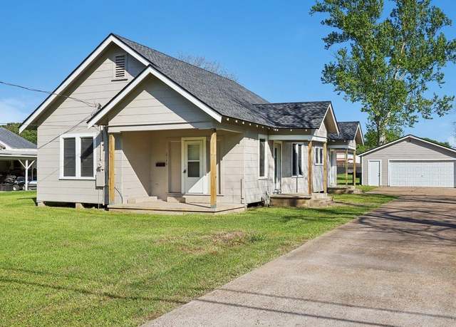 Property at 6150 Terrell St, Groves, TX 77619, 3 beds, 2 baths