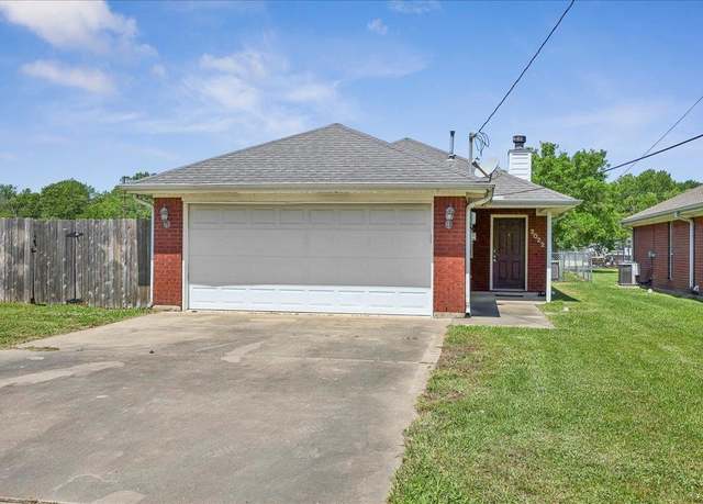 Property at 2022 Armstrong Ave, Port Neches, TX 77651, 3 beds, 2 baths