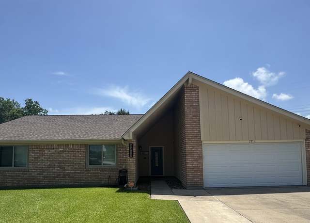 Property at 2211 Summer Oak Ln, Orange, TX 77632, 4 beds, 2 baths