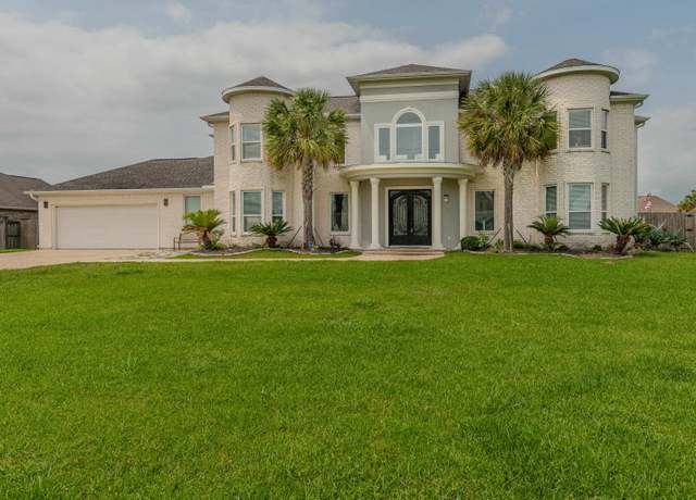 Property at 628 Continental Dr, Bridge City, TX 77611, 4 beds, 4 baths
