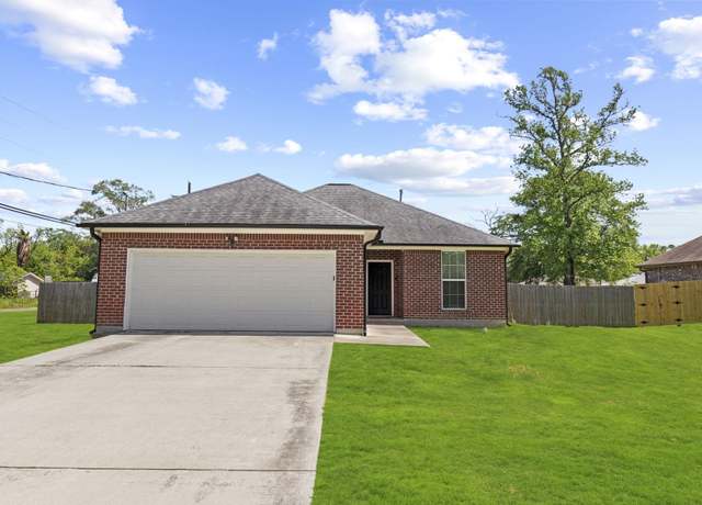 Property at 900 Dugas St, Bridge City, TX 77661, 3 beds, 2 baths