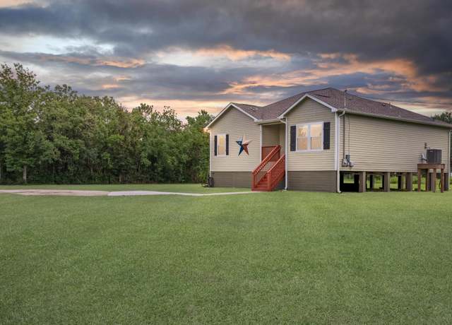 Property at 451 Lene Ln, Beaumont, TX 77705, 3 beds, 2 baths