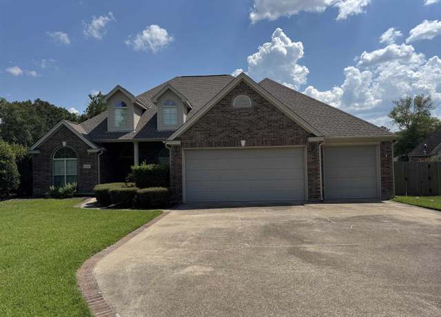Property at 125 Glenshire St, Lumberton, TX 77657, 4 beds, 2.5 baths