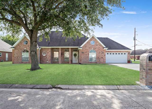 Property at 2010 Rosewood St, Beaumont, TX 77713, 3 beds, 2.5 baths