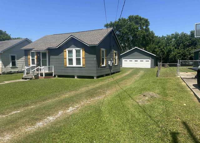 Property at 2746 Royal Ave, Groves, TX 77619, 2 beds, 1 bath
