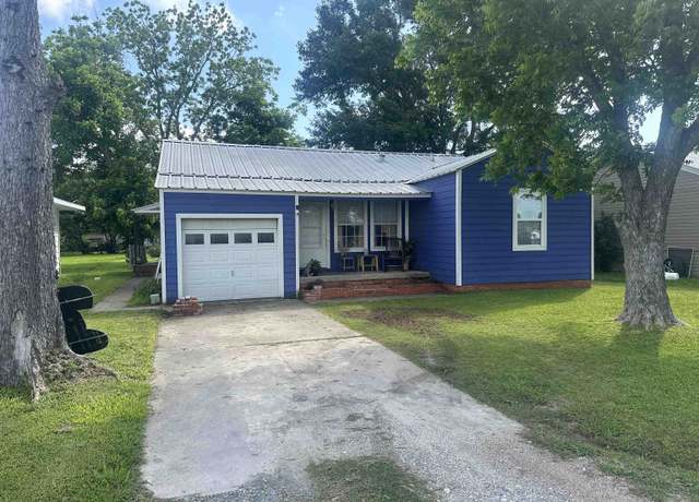 Property at 3104 Main Ave, Groves, TX 77619, 3 beds, 2 baths