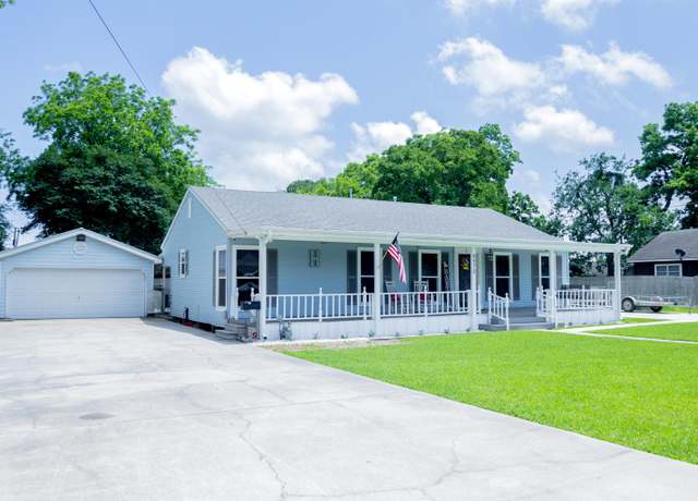 Property at 6570 Jefferson Blvd, Groves, TX 77619, 3 beds, 2 baths