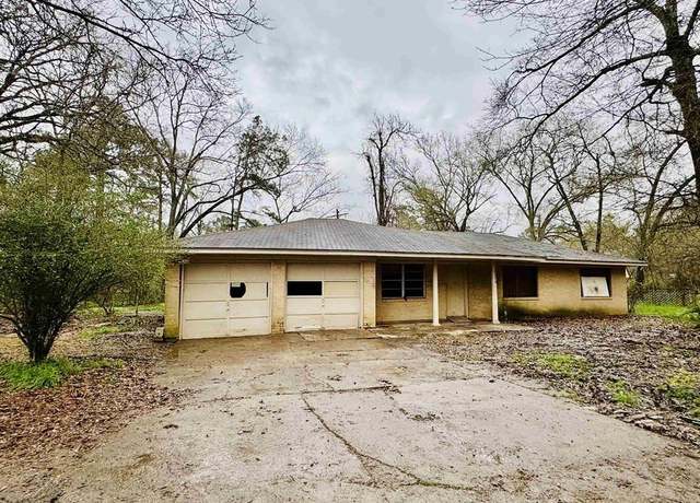 Property at 10570 Martha Ln, Beaumont, TX 77713, 3 beds, 2 baths