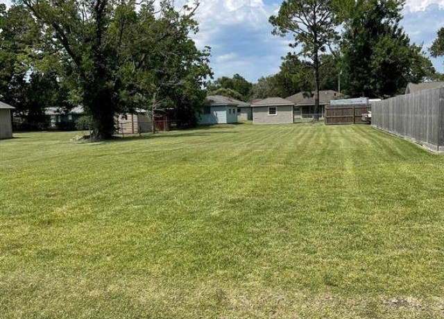 Property at 1211 S 14th, Nederland, TX 77627