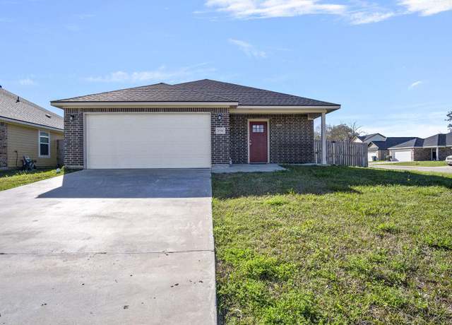 Property at 2735 Saint Helena St, Beaumont, TX 77703, 3 beds, 2 baths