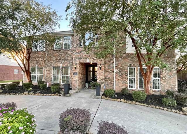 Property at 409 Hanover Dr, Port Neches, TX 77651, 4 beds, 4 baths