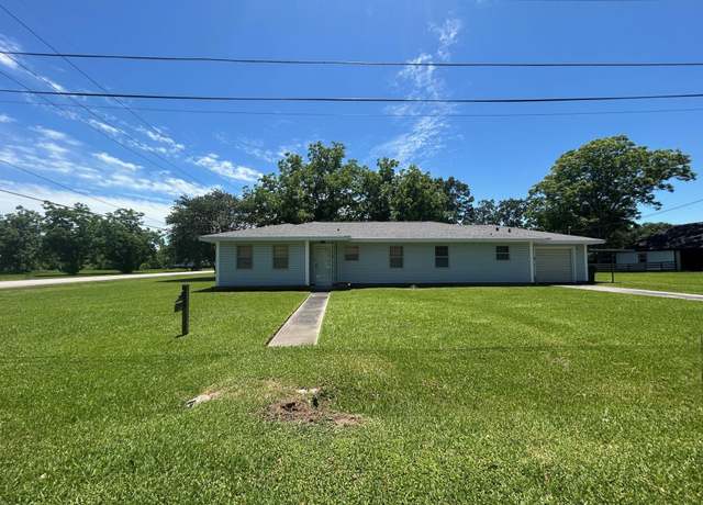 Property at 205 Turner Ln, Bridge City, TX 77611, 3 beds, 2 baths