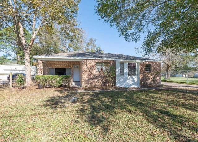 Property at 2715 64th St, Port Arthur, TX 77640, 3 beds, 1.5 baths