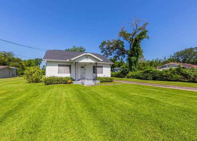 Property at 1030 Chamberlin Dr, Beaumont, TX 77707, 3 beds, 1 bath