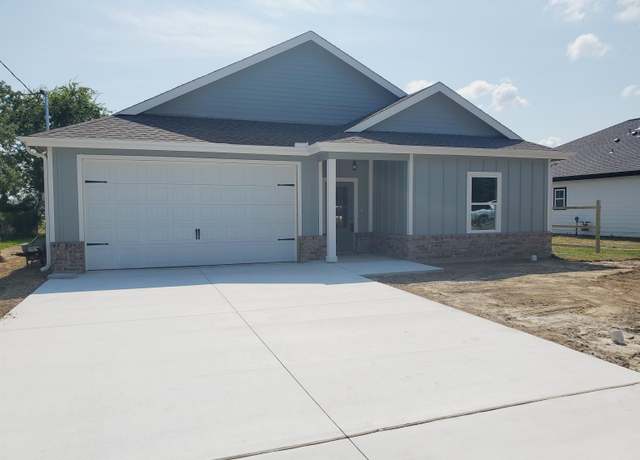 Property at 303 Canal St, Port Neches, TX 77651, 3 beds, 2 baths