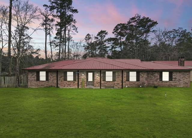 Property at 5836 Briarwood Ln, Silsbee, TX 77656, 4 beds, 2 baths